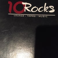 Foto scattata a 10 Rocks Tapas Bar &amp;amp; Restaurant da Ademar O. il 11/18/2016