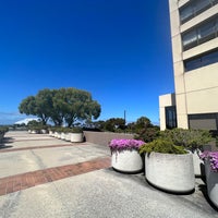 รูปภาพถ่ายที่ Hilton San Francisco Airport Bayfront โดย Kathy เมื่อ 5/20/2023