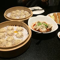 Photo taken at Din Tai Fung by Link C. on 7/31/2016