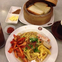 Photo taken at OldTown White Coffee by Roland S. on 2/8/2014