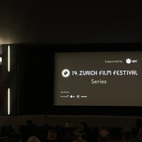 Das Foto wurde bei blue Cinema Corso von Daria Z. am 9/28/2018 aufgenommen