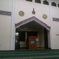Photo taken at Masjid Istiqomah by pambudi on 9/2/2014