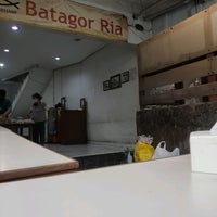 Photo taken at Batagor dan Mie Baso Riasari by pambudi on 8/29/2021