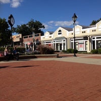 Foto tirada no(a) Garden City Center por Holly em 9/15/2012