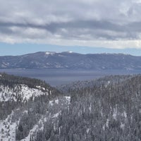 Foto tirada no(a) Palisades Tahoe por Shawn em 2/5/2024