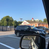 Photo taken at Friendly&amp;#39;s by James W. on 8/4/2018