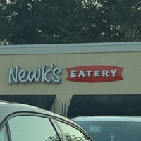 Photo taken at Newk&amp;#39;s Eatery by 🎼 D&amp;#39;Wayne 🎤 J. on 4/1/2019