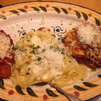 Photo taken at Olive Garden by Marian B. on 9/18/2014