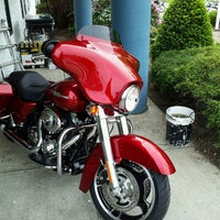 รูปภาพถ่ายที่ Harley-Davidson of Southampton โดย robbie t. เมื่อ 6/14/2013