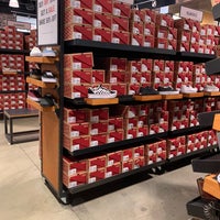 cabazon outlets vans