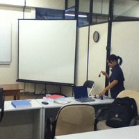 Review Universitas Katolik Widya Mandala