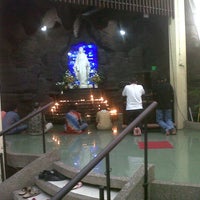Das Foto wurde bei Gereja Katolik Hati Santa Perawan Maria Tak Bernoda von Hardi S. am 12/16/2012 aufgenommen