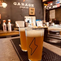 Foto tirada no(a) Garage Beer Co. por John H. em 10/22/2023