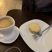 Photo taken at Tinto Café by Chiquyzz-Clauss O. on 12/13/2019