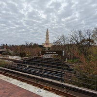 Photo taken at King Street - Old Town Metro Station by Marta Lynne S. on 11/15/2022