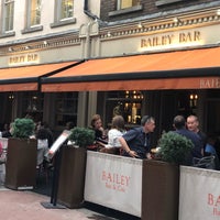 รูปภาพถ่ายที่ Bailey Bar Dublin โดย Julia 🌴 เมื่อ 8/15/2019