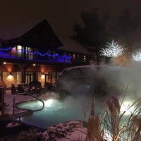Photo taken at KiNipi Spa &amp;amp; Bains Nordiques by Félix on 2/29/2016