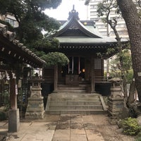 Photo taken at 廣尾稲荷神社 by Mittyoi A. on 3/19/2018