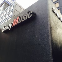 Photo taken at Sony Music Entertainment Inc. by Mittyoi A. on 12/6/2014
