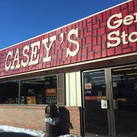 Foto diambil di Casey&amp;#39;s General Store oleh John pada 2/11/2014
