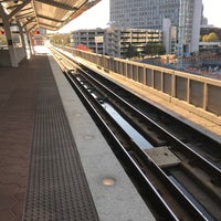 Foto tirada no(a) McLean Metro Station por Michael em 11/12/2019