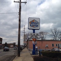 Photo taken at White Castle by Rosa R. on 3/22/2014