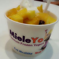 Das Foto wurde bei Mieleyo Premium Frozen Yogurt von J.O  Reve 🤓 am 4/30/2013 aufgenommen