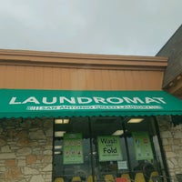 Foto tirada no(a) San Antonio Green Laundry por Kevin M. em 12/24/2016