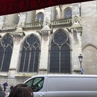 Photo taken at L&amp;#39;Ombre de Notre-Dame by Sham on 5/12/2018