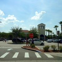 Photo taken at Orlando Vineland Premium Outlets by Meshal A. on 5/10/2013