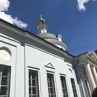 Photo taken at Храм Успения Пресвятой Богородицы На Могильцах by Alexey on 6/18/2017