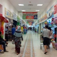 Photo taken at Giant by Sjifa A. on 12/1/2012