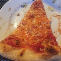 9/14/2017 tarihinde Mike K.ziyaretçi tarafından Naples Pizza'de çekilen fotoğraf
