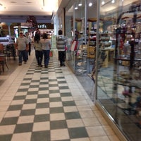 Foto tomada en Longview Mall  por Suzie el 12/1/2013