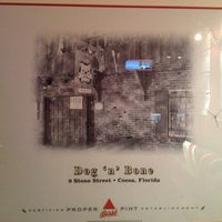 รูปภาพถ่ายที่ Dog N Bone British Pub โดย Doug เมื่อ 12/24/2012