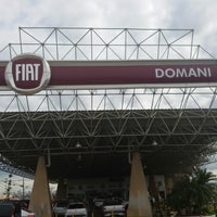 รูปภาพถ่ายที่ Domani Fiat โดย Well L. เมื่อ 2/7/2015