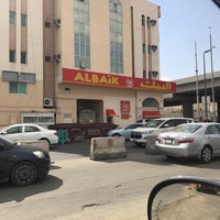 Photo taken at Al Baik by 𝓢𝓮𝓻𝓪𝓯𝓮𝓽𝓽𝓲𝓷 . on 1/28/2020