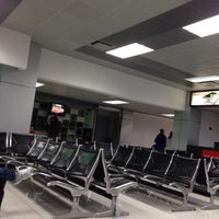 Photo taken at Aeropuerto Internacional Monseñor Óscar Arnulfo Romero (SAL) by Paprika on 3/5/2016