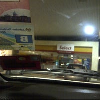 Das Foto wurde bei Shell Bachang von IerLyna6332 am 12/23/2012 aufgenommen