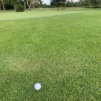 Foto tirada no(a) Forest Park Golf Course por Gabby E. em 8/29/2021