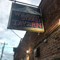 Foto tirada no(a) Wilburn Street Tavern por Britni H. em 8/6/2018