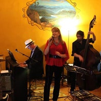 Foto tirada no(a) Jazz Society Café por Debby G. em 10/8/2015