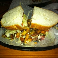 Photo prise au Lucky&amp;#39;s Sandwich Company par Josh le10/9/2012