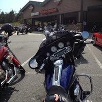 10/6/2012 tarihinde Davidziyaretçi tarafından Blue Ridge Harley-Davidson'de çekilen fotoğraf
