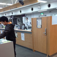 Photo taken at みずほ銀行 駒沢支店 by Leon Tsunehiro Yu-Tsu T. on 11/27/2012