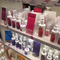 Cosme Kitchen 二子玉川 Da Kozmetik Magazasi Cosme Kitchen 二子玉川 Da Kozmetik Magazasi