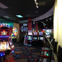 Foto tirada no(a) Round 1 Arcade por Rich S. em 8/26/2017