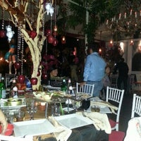 Das Foto wurde bei Rouge Waterfront Dining von света м. am 11/6/2012 aufgenommen