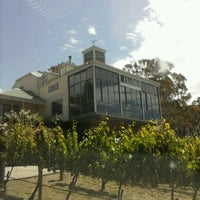 Foto tomada en Hahndorf Hill Winery  por WineWalkabout with Kiwi and Koala el 11/24/2012