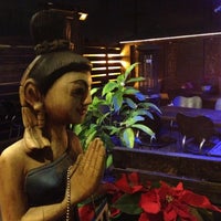 Photo taken at Tahntawan Thai Kitchen by Hai T. on 12/12/2012